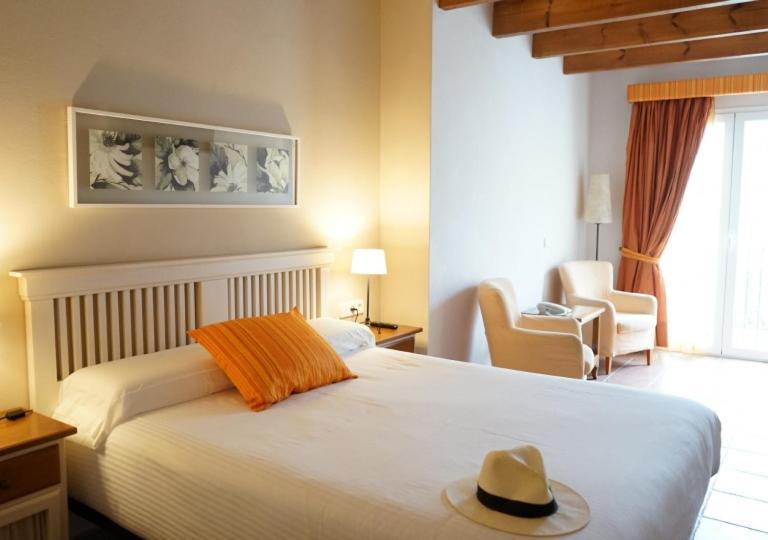 Hotel Es Mercadal Eksteriør bilde