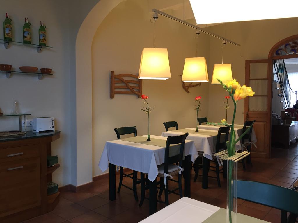 Hotel Es Mercadal Eksteriør bilde
